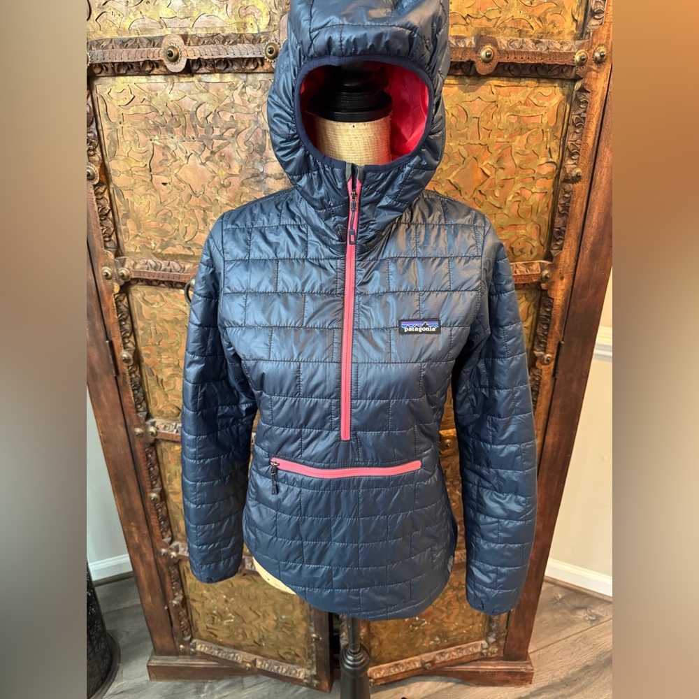 Patagonia Navy Quilted Pullover with Pink Zip Accents XS